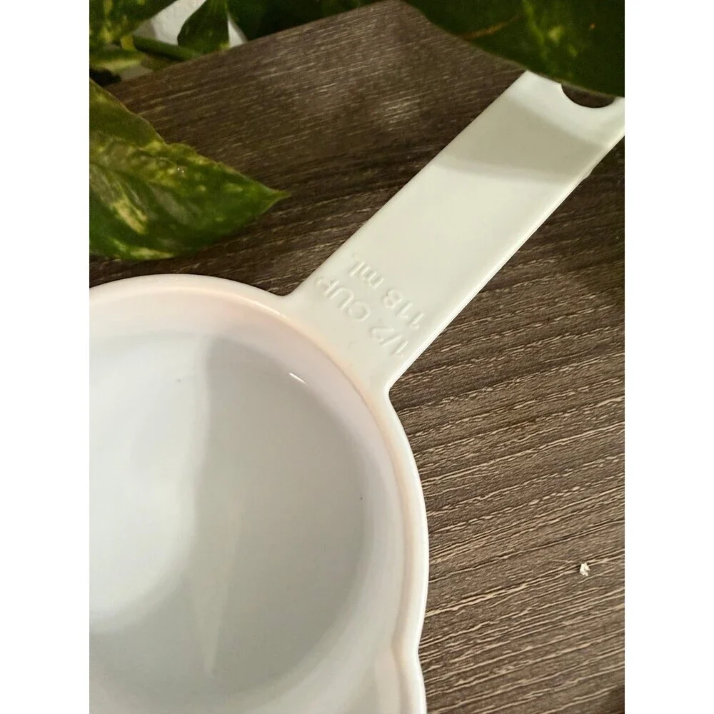 Good cook vintage white measuring cups